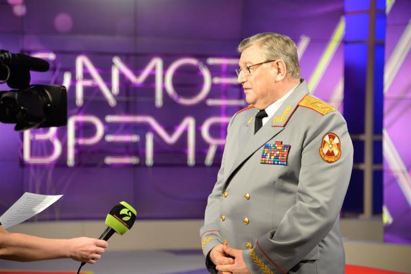 Руководитель ансамбля песни и пляски Росгвардии пообщался с ямальскими журналистами