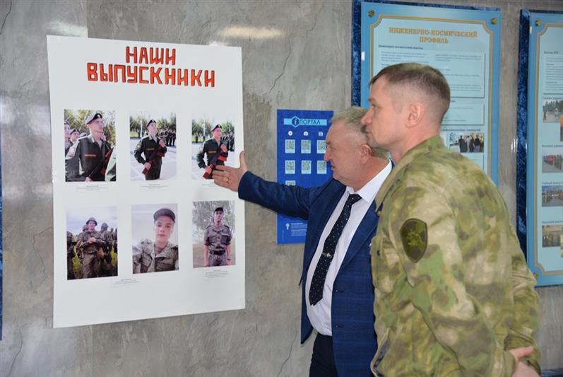 Росгвардейцы провели профориентационную встречу с кадетами в отдалённом районе Югры