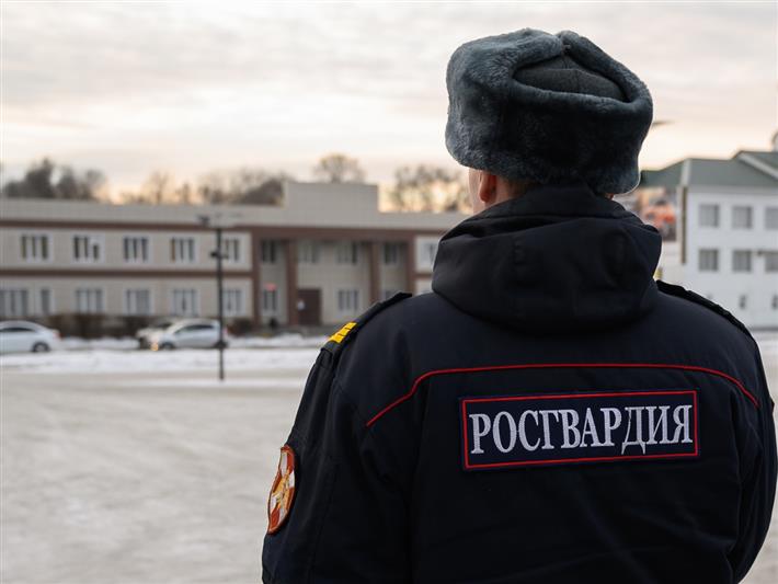 Житель Абакана оказал содействие росгвардейцам в задержании подозреваемых в краже