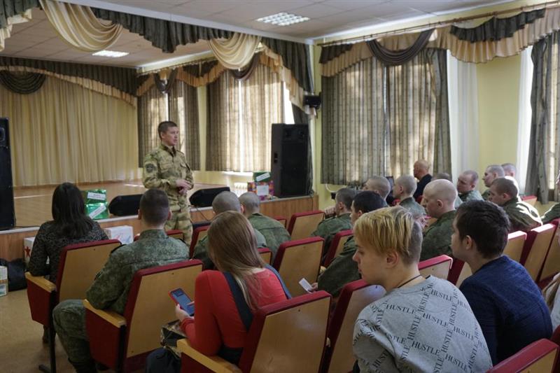 В Свердловской области сотрудники Росгвардии провели для детей и подростков военно-патриотические мероприятия