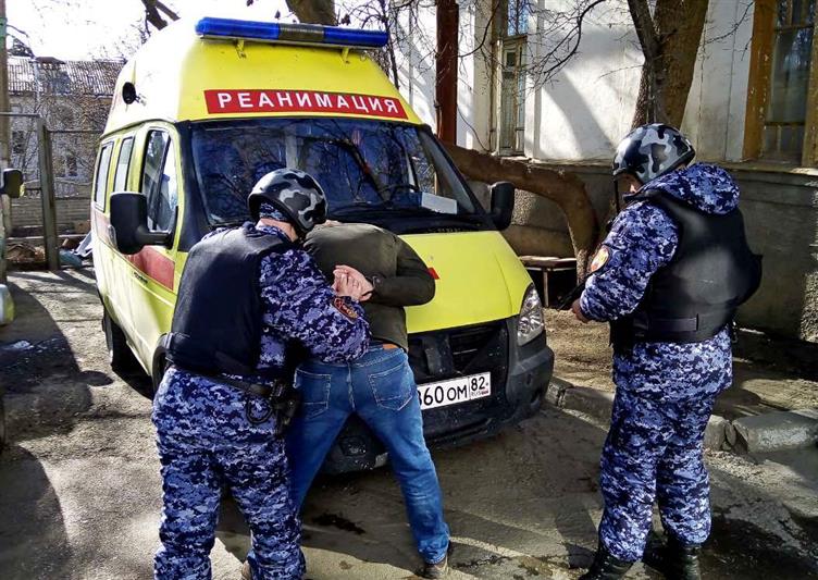 В Крыму росгвардейцы пресекли противоправные действия в отношении врачей скорой помощи