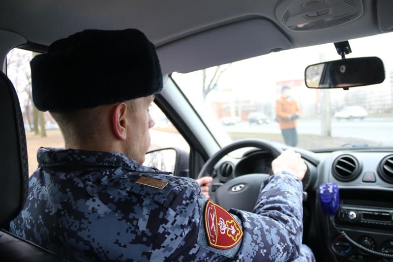 В Северной столице росгвардейцами задержан подозреваемый в нанесении человеку тяжких телесных повреждений