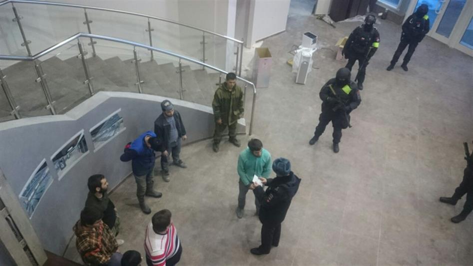 В Магнитогорске ОМОН оказал содействие полиции в проведении проверок соблюдения миграционного законодательства
