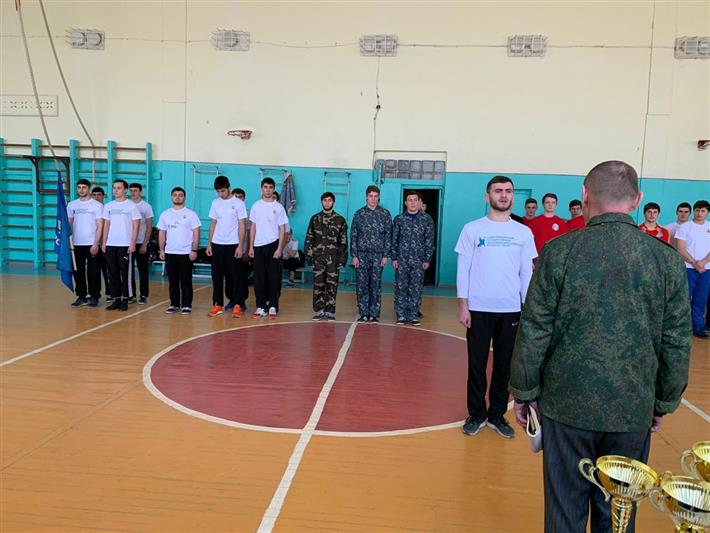 Военнослужащие Росгвардии организовали спортивное мероприятие для молодежи Кизляра