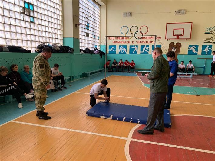 Военнослужащие Росгвардии организовали спортивное мероприятие для молодежи Кизляра
