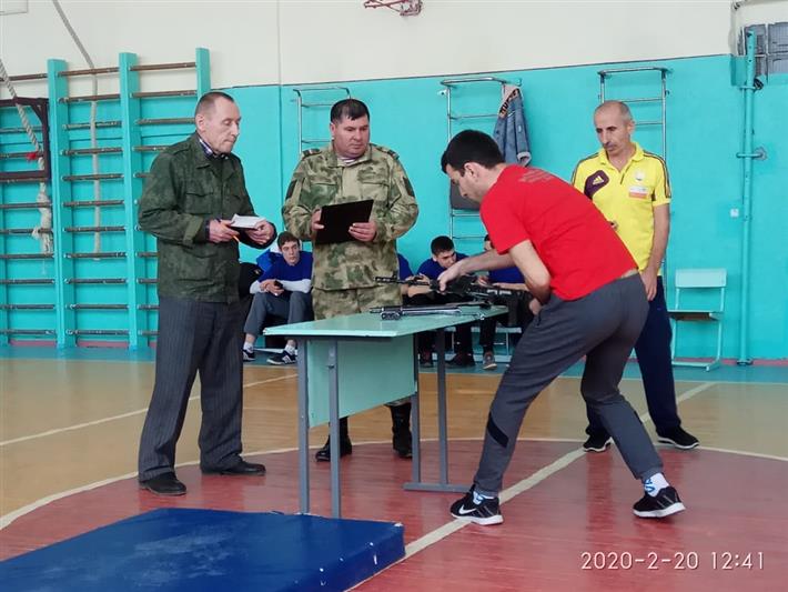 Военнослужащие Росгвардии организовали спортивное мероприятие для молодежи Кизляра