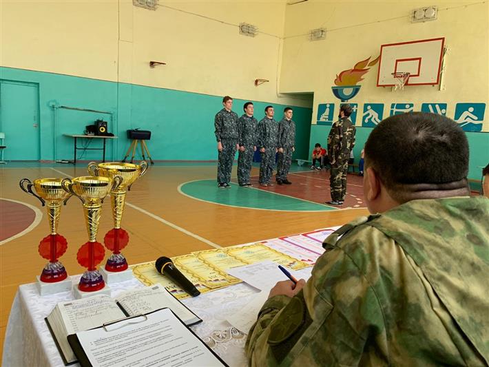 Военнослужащие Росгвардии организовали спортивное мероприятие для молодежи Кизляра