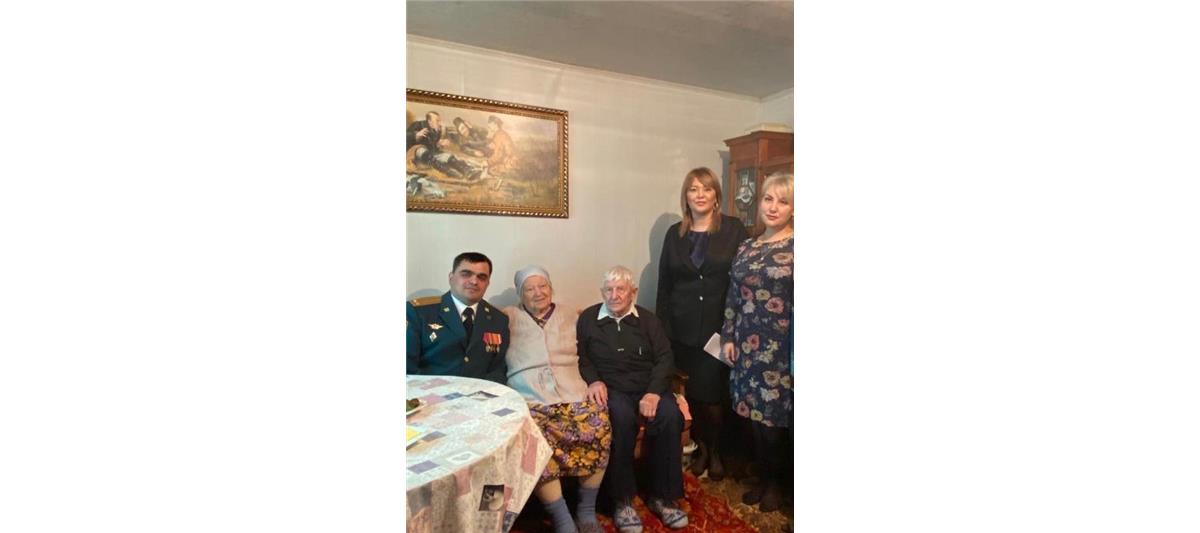 В Дагестане Росгвардия поздравила с Днем защитника Отечества ветеранов войны 