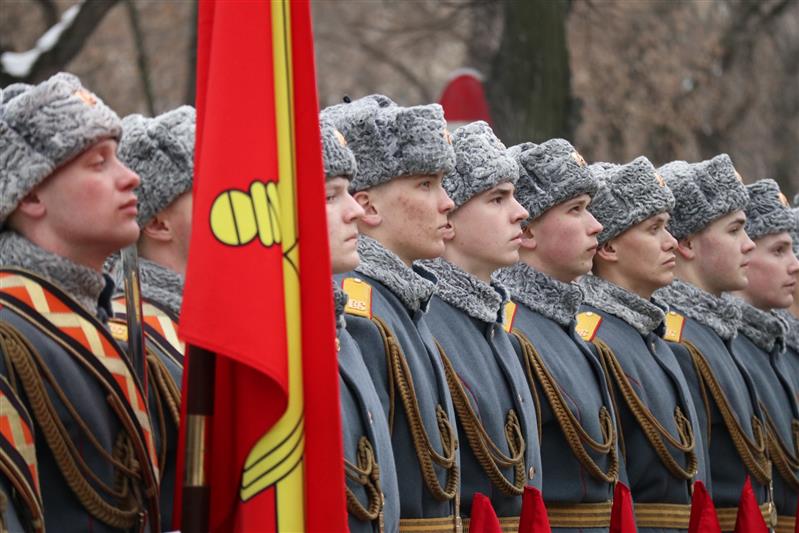 Командующий Уральским округом Росгвардии принял участие в церемонии возложения цветов и венков к памятнику маршалу Победы  Г. К. Жукову