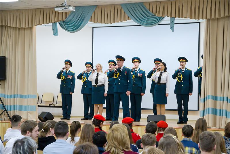 Артисты Ансамбля песни и пляски Южного округа Росгвардии рассказали астраханским журналистам об итогах концертного тура по региону