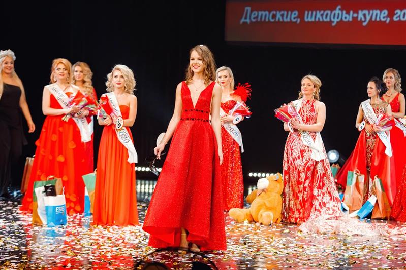 Сотрудница Росгвардии победила в одной из номинаций конкурса красоты «Миссис Ярославль»