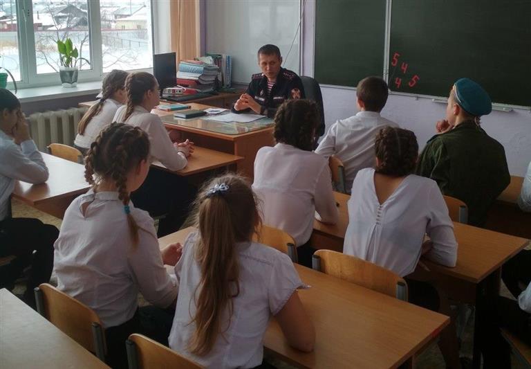 В городах Уральского округа Росгвардия проводит патриотическую акцию «Неделя мужества»