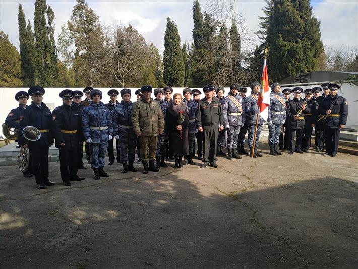 Военнослужащие севастопольского полка Росгвардии почтили память Героя Советского Союза Степана Неустроева 