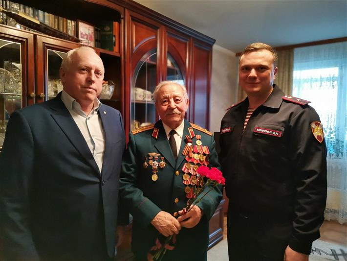 На Кубани росгвардейцы поздравили ветеранов Великой Отечественной войны с Днем защитника Отечества