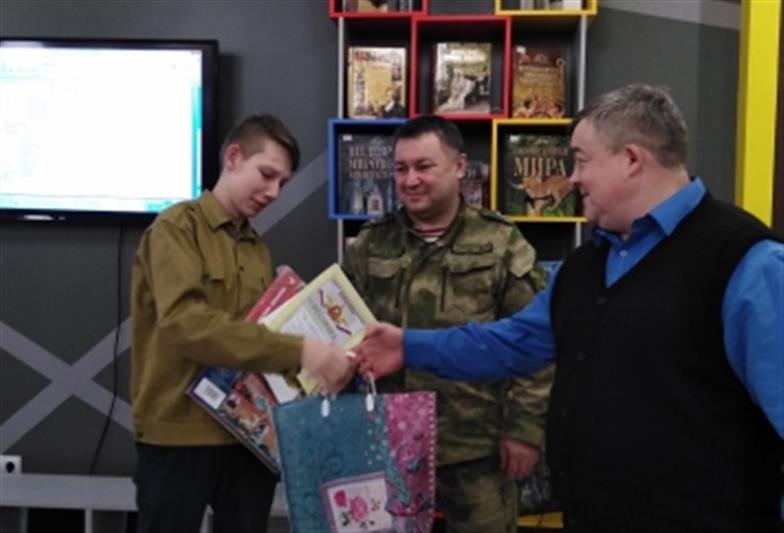 В Кургане и Челябинске росгвардейцы организовали для детей патриотические мероприятия