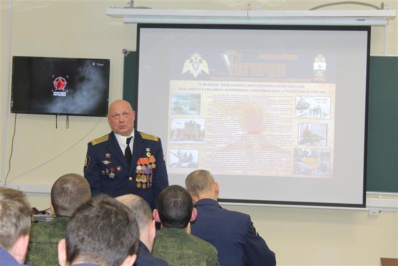 Военнослужащие нижегородского авиационного полка Росгвардии встретились с ветеранами войны в Афганистане