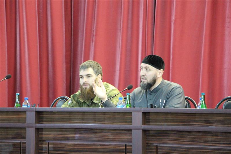 В Грозном состоялась встреча росгвардейцев с представителем администрации Чеченской Республики