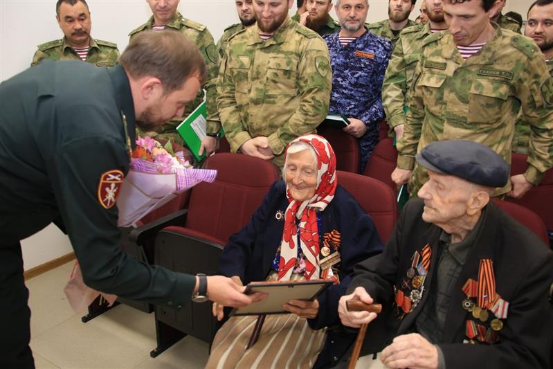 Встреча росгвардейцев с ветеранами Великой Отечественной войны состоялась в Грозном