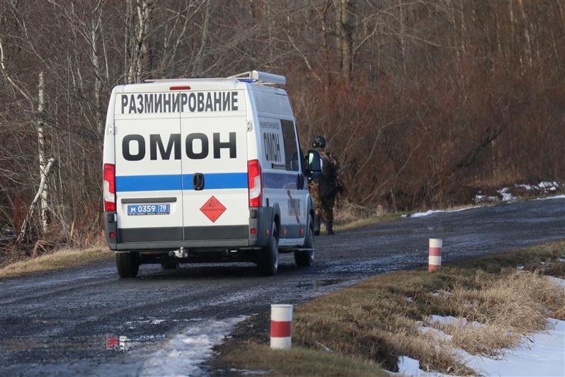 Взрывотехники ОМОН обезвредили боеприпас времён войны, обнаруженный в Санкт-Петербурге