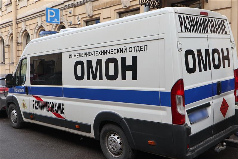 Взрывотехники Росгвардии обследовали подозрительные предметы в Северной столице