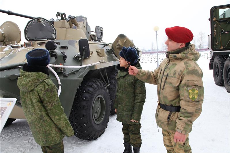 В дивизии имени Дзержинского проведено показное занятие по боевой подготовке для кадет Росгвардии (фото)