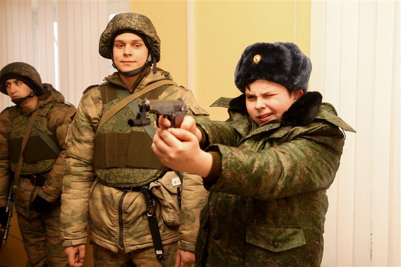 В дивизии имени Дзержинского проведено показное занятие по боевой подготовке для кадет Росгвардии (фото)