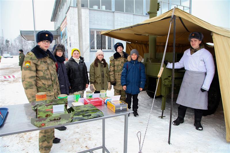 В дивизии имени Дзержинского проведено показное занятие по боевой подготовке для кадет Росгвардии (фото)