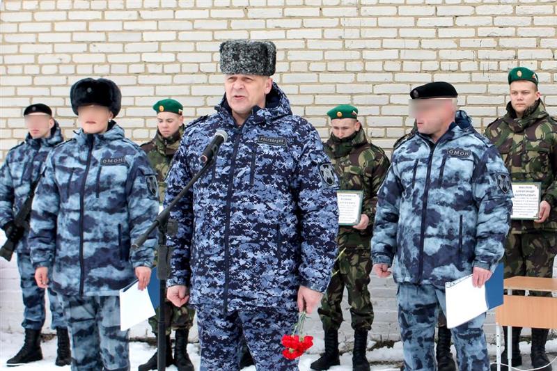 В Зауралье увековечили память погибшего при исполнении служебного долга сотрудника ОМОН
