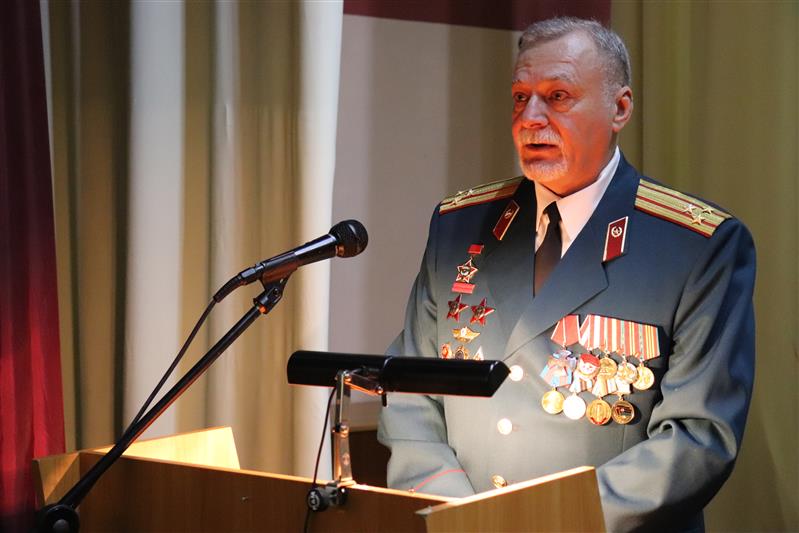 Курсанты Новосибирского военного института Росгвардии встретились с участниками боевых действий в Афганистане 