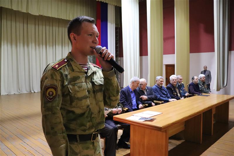 Курсанты Новосибирского военного института Росгвардии встретились с участниками боевых действий в Афганистане 