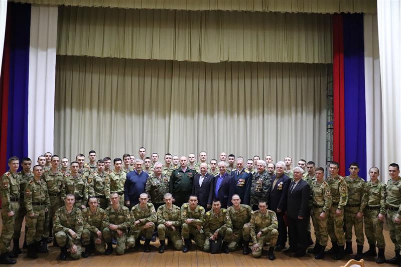 Курсанты Новосибирского военного института Росгвардии встретились с участниками боевых действий в Афганистане 