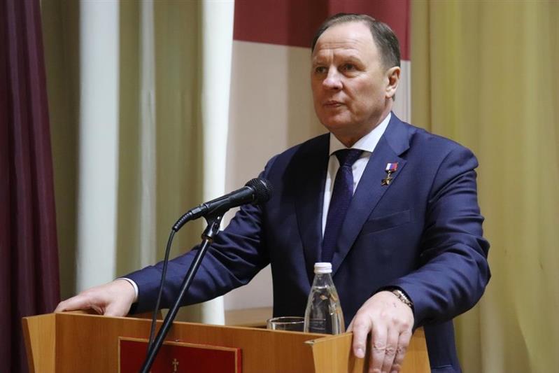 Курсанты Новосибирского военного института Росгвардии встретились с Героями Отечества