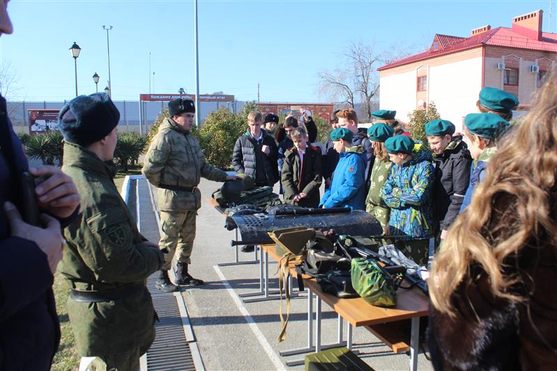 Сочинский полк Росгвардии присоединился к всероссийской патриотической акции «С чего начинается Родина»