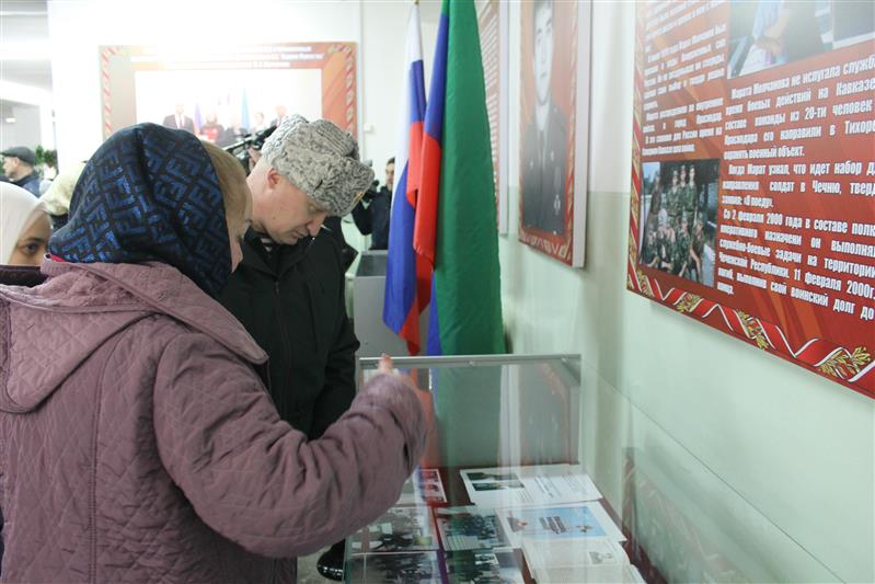 В Махачкале увековечили память кавалера ордена Мужества Марата Молчанова