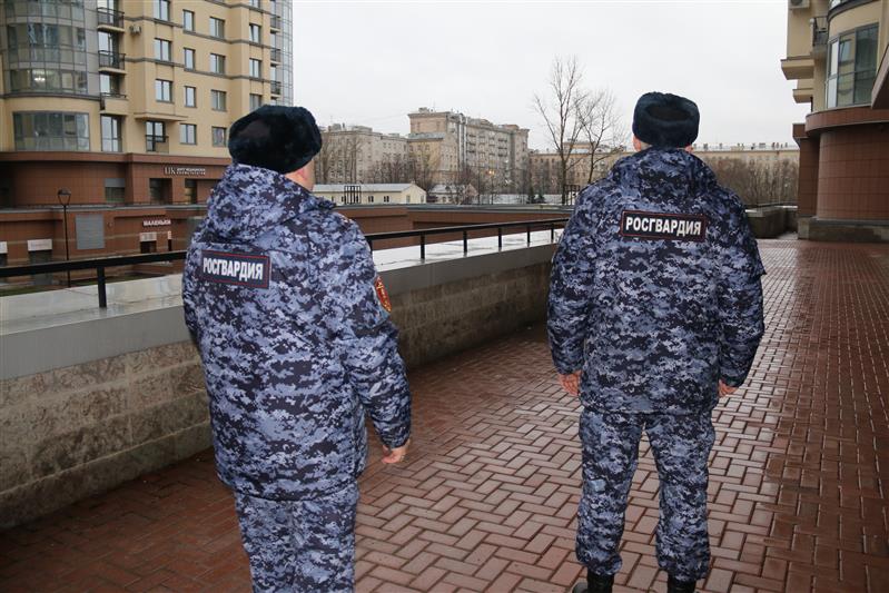В Петербурге росгвардейцы защитили женщину от расправы со стороны бывшего мужа 