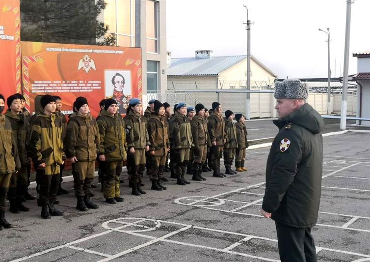 Военнослужащие и сотрудники Южного округа Росгвардии отдали дань уважения подвигу защитников Сталинграда
