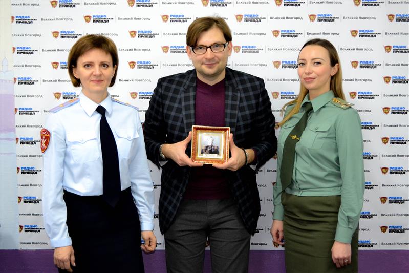 Журналист новгородской радиостанции стал победителем творческого конкурса Росгвардии
