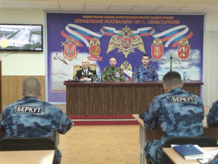 Встреча росгвардейцев с ветераном Великой Отечественной войны состоялась в Севастополе