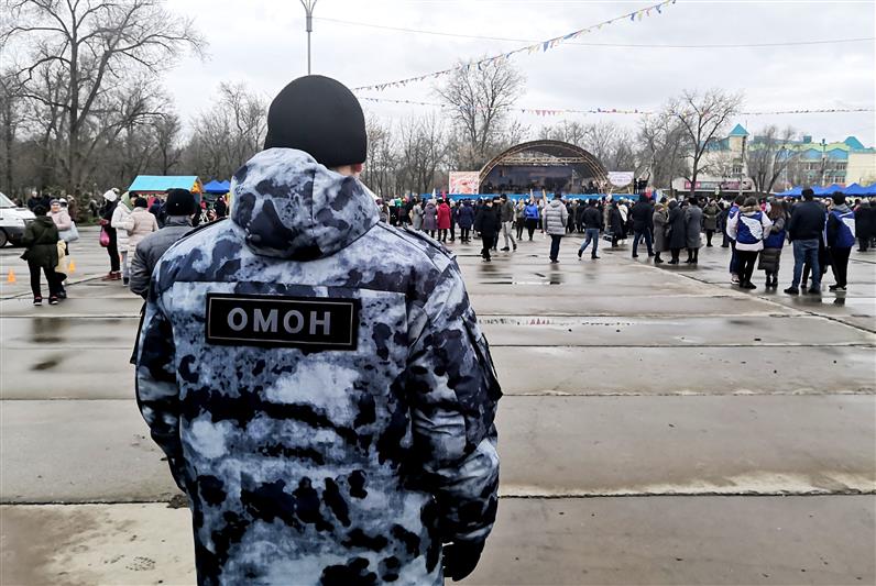 Сотрудники Росгвардии и полиции обеспечили правопорядок во время празднования Цаган Сар и Масленицы в Калмыкии 