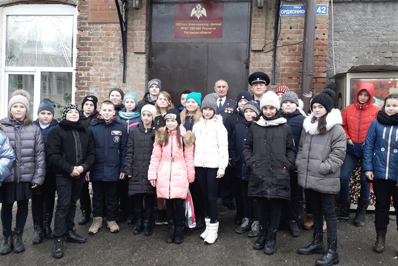 В рамках акции «Неделя мужества» донские росгвардейцы провели тематические встречи с молодежью