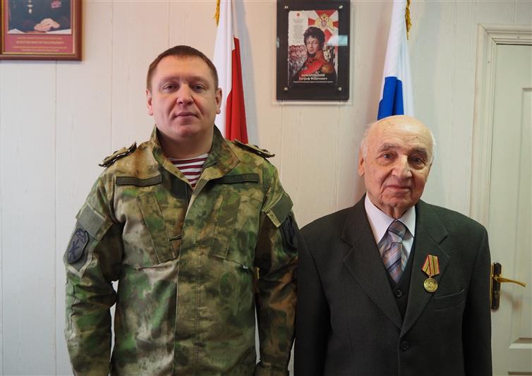 Начальник Управления Росгвардии по Белгородской области вручил медаль ветерану боевых действий в Афганистане