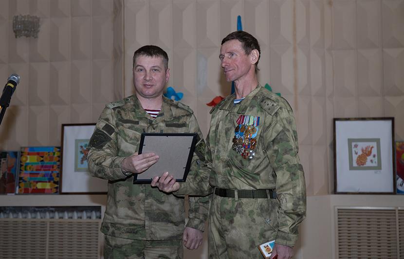 Росгвардия поздравила подшефный военно-патриотический клуб «Пернач» с юбилеем