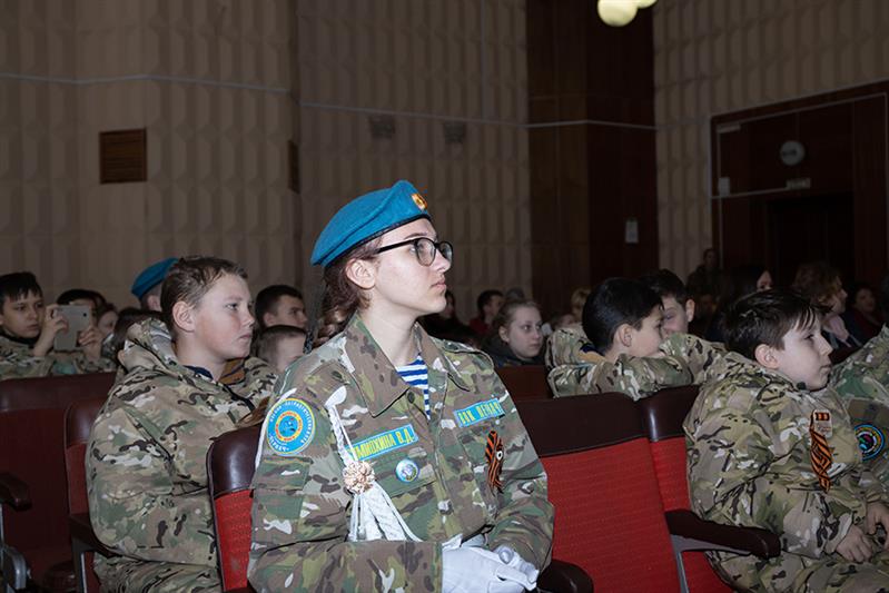 Росгвардия поздравила подшефный военно-патриотический клуб «Пернач» с юбилеем