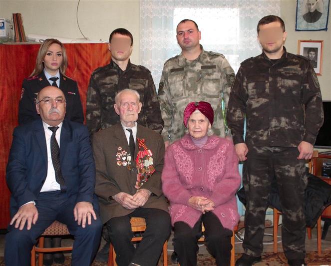 В Кабардино-Балкарии росгвардейцы навестили ветерана Великой Отечественной войны
