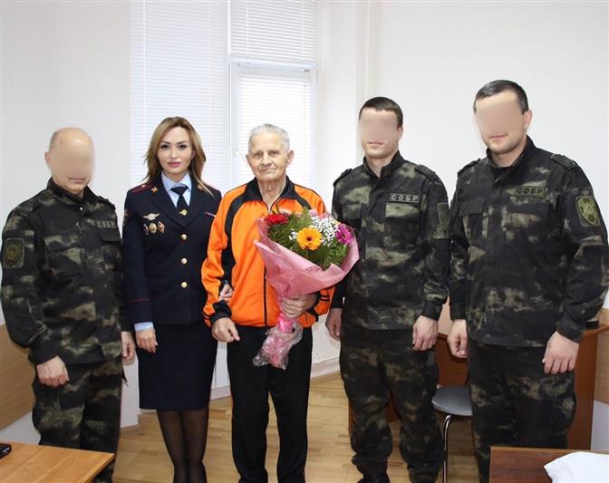  Представители Росгвардии навестили в Кабардино-Балкарии участника Сталинградской битвы