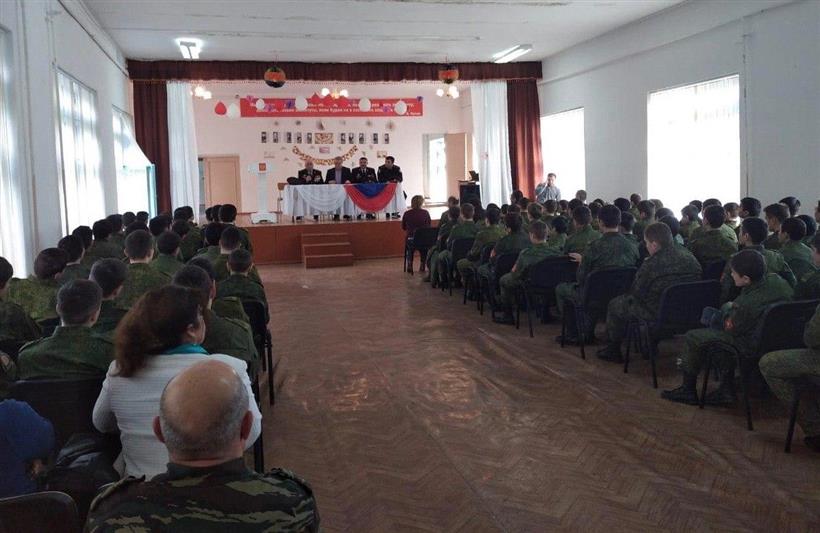 В Кабардино-Балкарии росгвардейцы встретились со школьниками