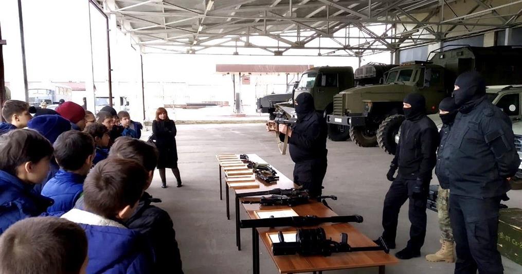 В Кабардино-Балкарии росгвардейцы встретились со школьниками