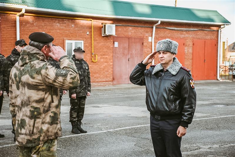 Росгвардейцев, выполнивших служебно-боевые задачи в северо-кавказском регионе, торжественно встретили в Майкопе