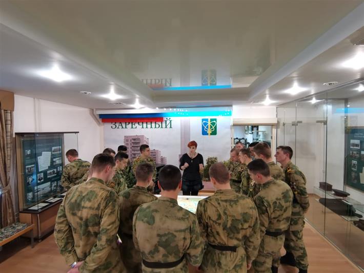 Курсантам Саратовского военного института войск национальной гвардии Российской Федерации рассказали об образовании г. Заречный