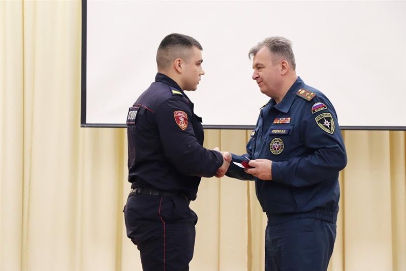 В Республике Коми сотруднику вневедомственной охраны вручили медаль «За спасение погибающих на водах»